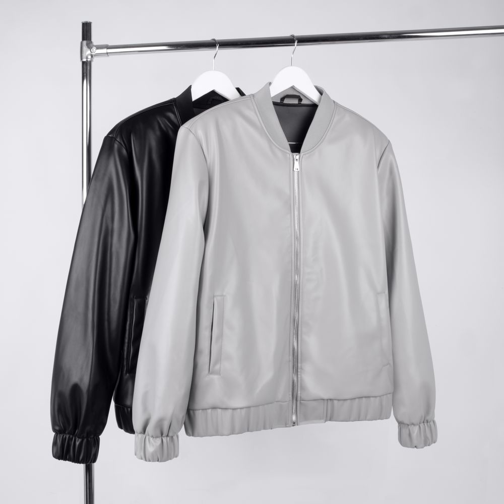 Бомбер из искусственной кожи Univer