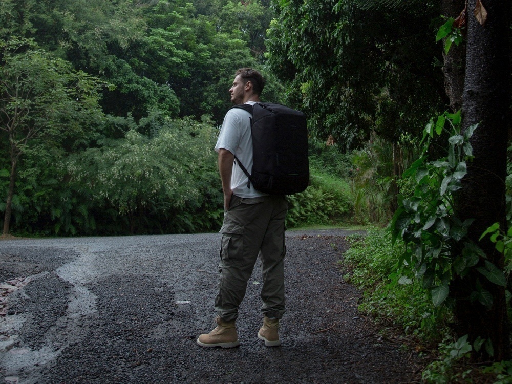 Антикражный рюкзак-трансформер Clickpack Travlo для ноутбука 16