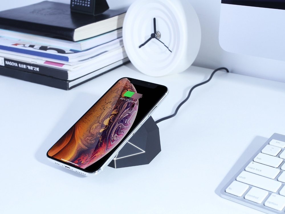 Док-станция с быстрой беспроводной зарядкой Geo Dock